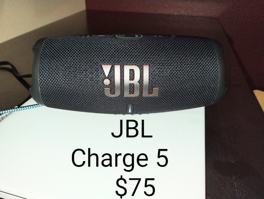 JBL Charge 5 Bluetooth Speaker phone Charger