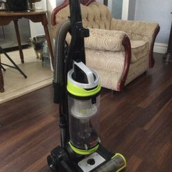Bissell Vacuum Cleaner 