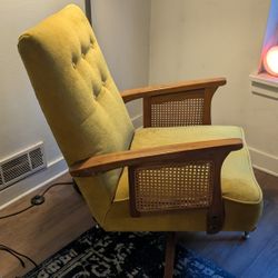 Yellow Swivel/Pivoting Office Chair