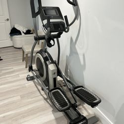  NordicTrack Commercial 8.9 Elliptical.
