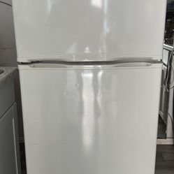 Midea Top Freezer Refrigerator