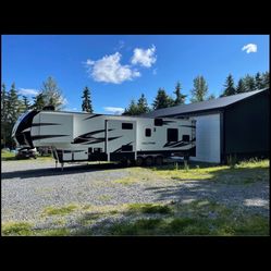 2017 Dutchman Voltage 3805