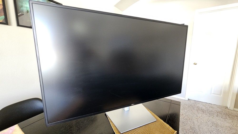 Dell 43" 4k Usb-C Hub Monitor - U4323