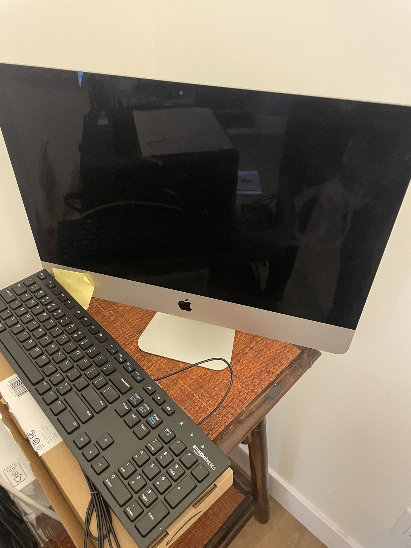 2017 Mac desktop - $50 - With Keyboard