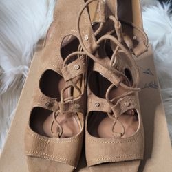 NWT Indigo Rd Sandals 