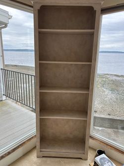 Warehouse Sale: Ornate Faux Marble Bookshelf, with Five Shelves