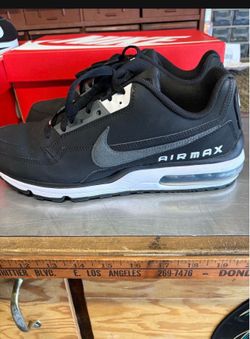 Nike Air Max Ltd 3 tennis shoes
