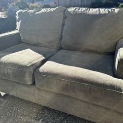 Free Couch 