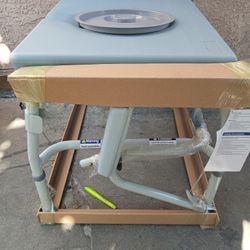 New Commodore  Toilet 