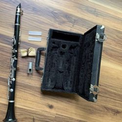 Clarinet ( Vito reso-tone 3)