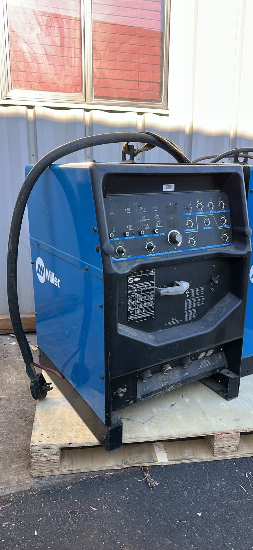 Miller syncrowave 250DX