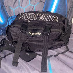 Supreme fanny pack 