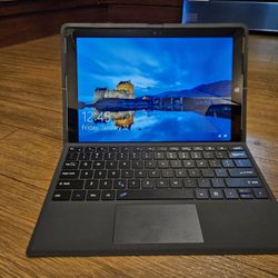 Microsoft Surface Pro 3 with Cover Keyboard And Charger