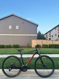 Giant Roam 4 Disc Large Hybrid Bike – Suspension Fork – 14 Speed