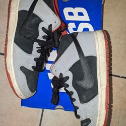 Nike SB Mid - Red Dragons/Un-Supreme