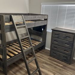 Twin Over Twin Wood Bunk Bed & Matching 4 Drawer Dresser (NO mattresses) 