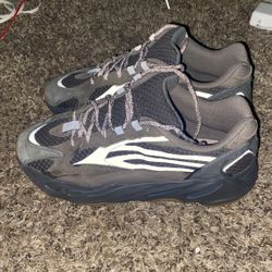 Yeezy Boost 700 