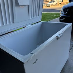 Nice! clean whirlpool freezer