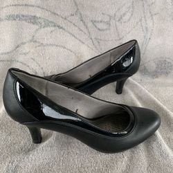 LifeStride Parigi pumps, size 8