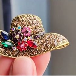 Rhinestone Sun Hat Shaped Brooch, Classical Gold-Tone Lapel Pin,