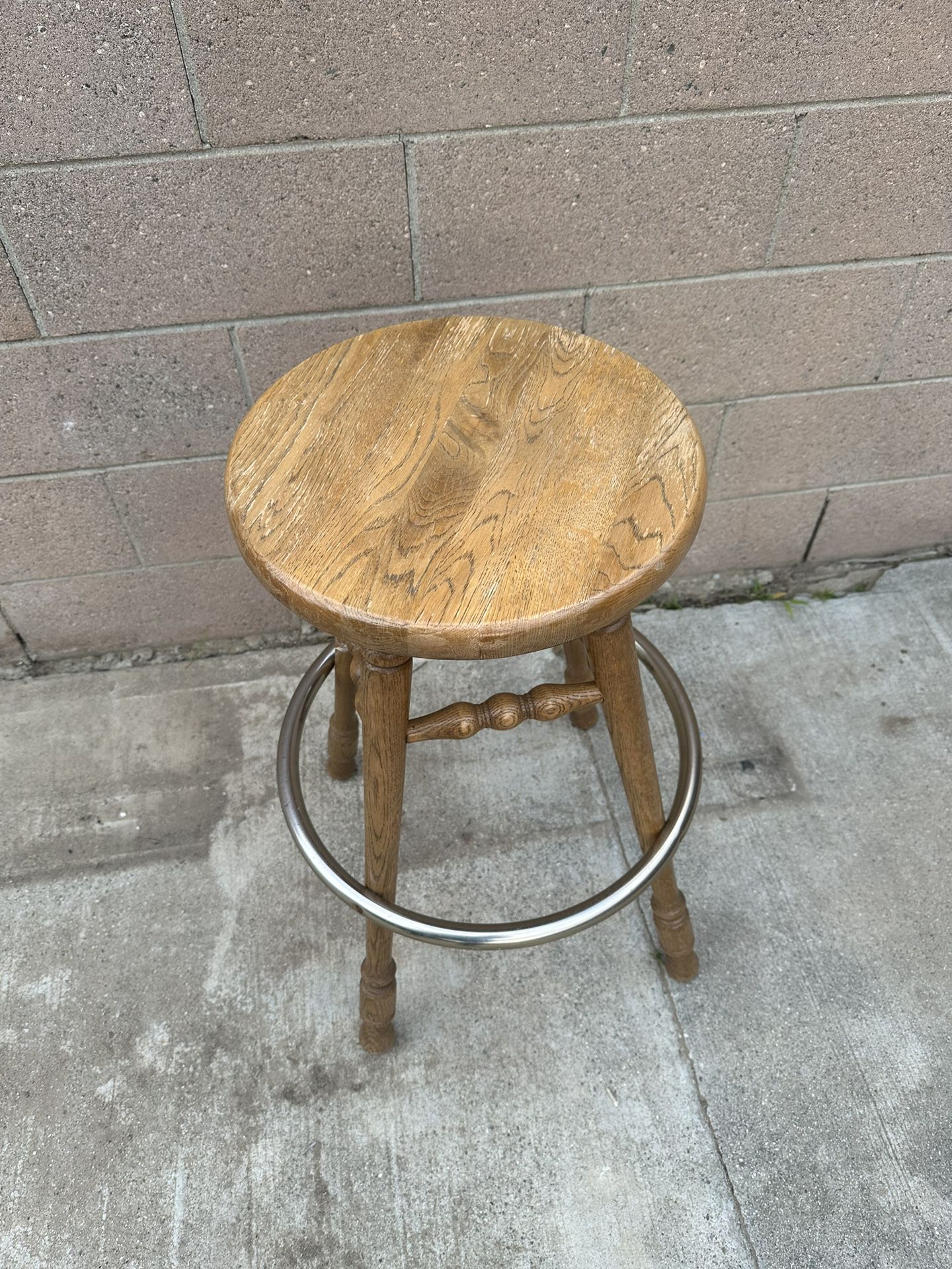 Wooden Swivel Stool with Foot Rest
