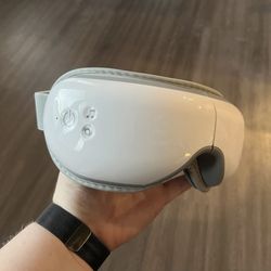 RENPHO Heated Eye Massager – Like New