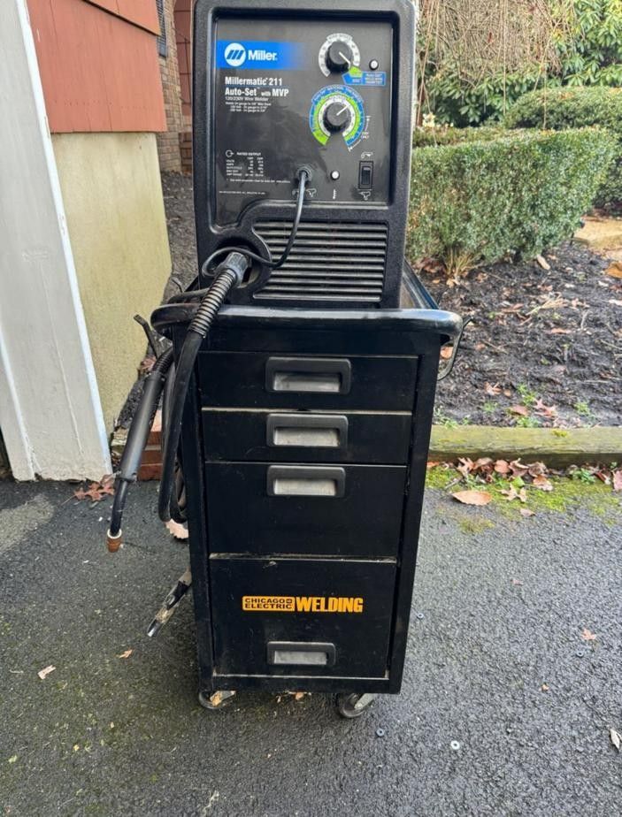 MILLER MILLERMATIC 211 MIG
WELDER
