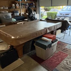 Billiards / Pool Table 