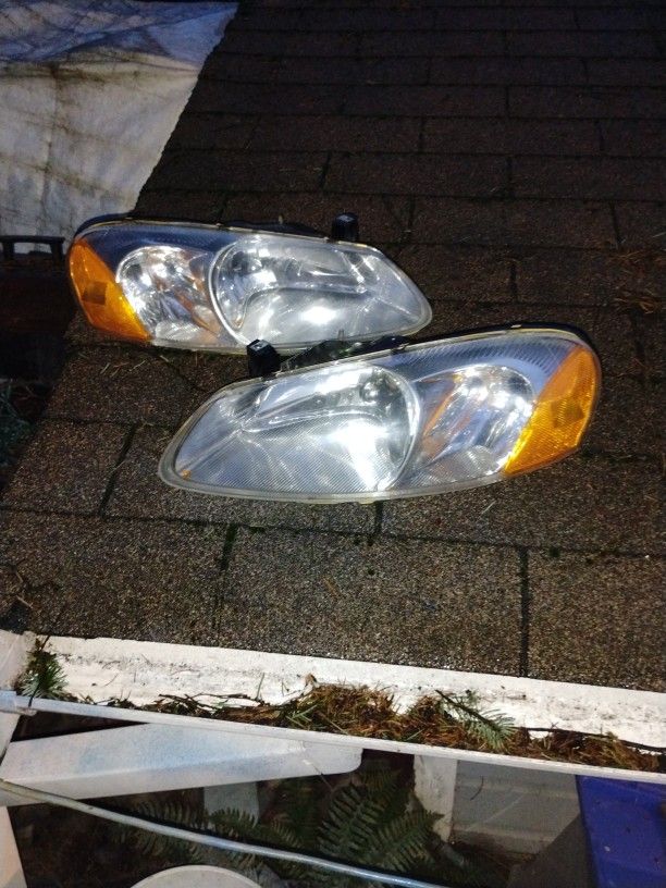 01 Dodge Stratus Headlights