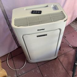 Portable AC Danby 8000 BTU