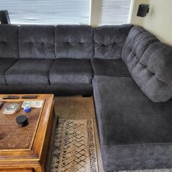 L Sectional Couch With Queen Pullout