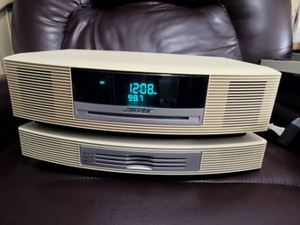BOSE WAVE MUSIC SYSTEM & MULTI-CD CHANGER