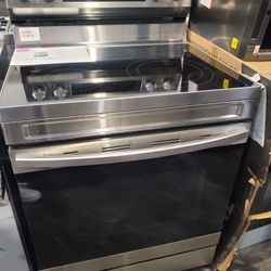 Samsung
30 in. 5-Burner Element Smart Freestanding Electric Range For $700