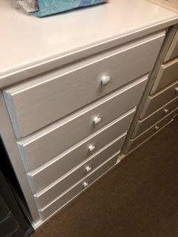 Pinewood Dresser new
