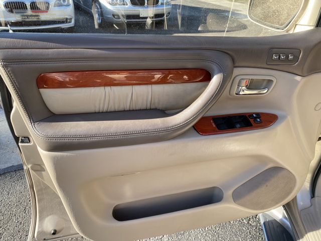 2000 Lexus LX