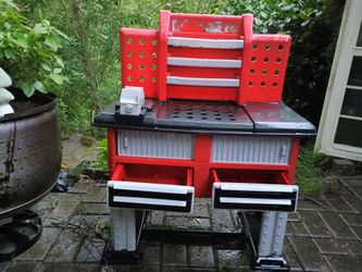 Kids Plastic Tool Workbench / Activity Center – Great Play Table!