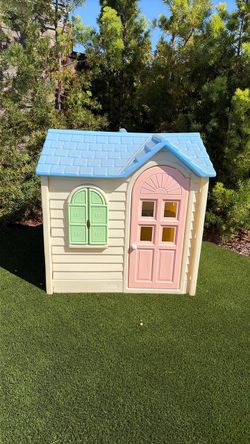 Lil’ Tikes Girl’s Playhouse