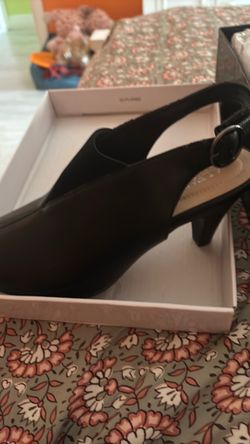 Alfani ladies 8.5 Italian leather sandals