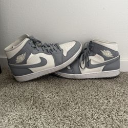 Nike Jordan 1 Mid Stealth size 12