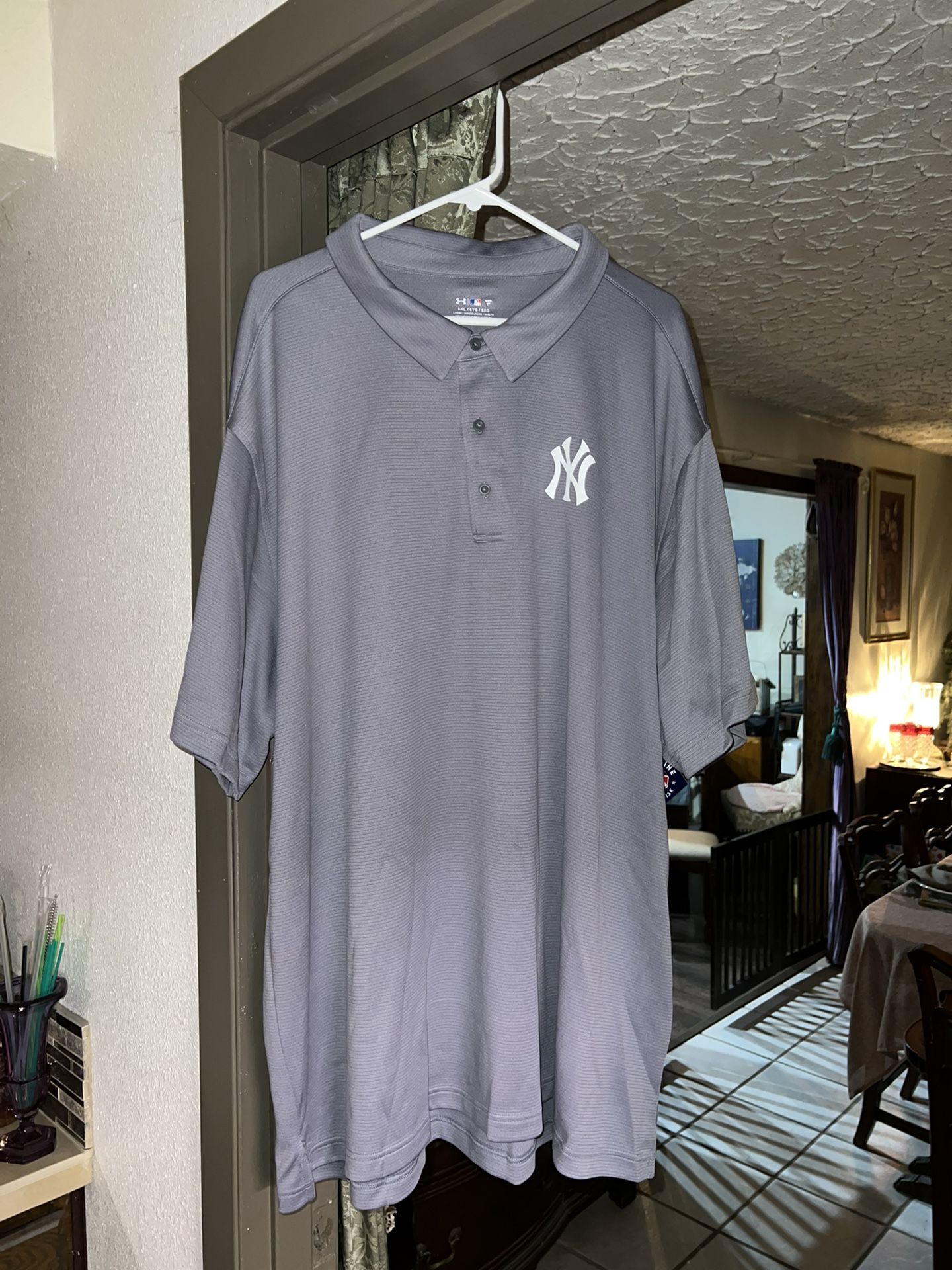 New With Tags Under Armour New York Yankees Polo Size 5XXXXXL 