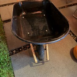 True Temper Wheel Barrow 