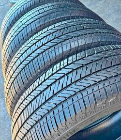 255 65 18 Bridgestone tires Con 80% de Vida Las 4