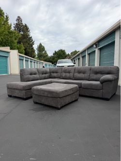 🚚DELIVERY- Large Gray Sectional Sofa W/ Ottoman