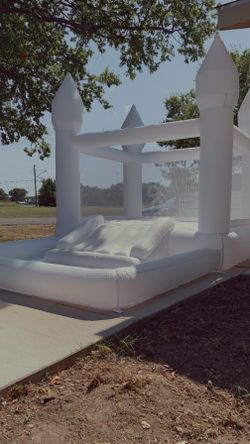 Bounce House/ Brincolin