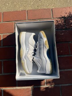JORDAN 11 LOW CEMENT GREY SZ 10 OG BOX