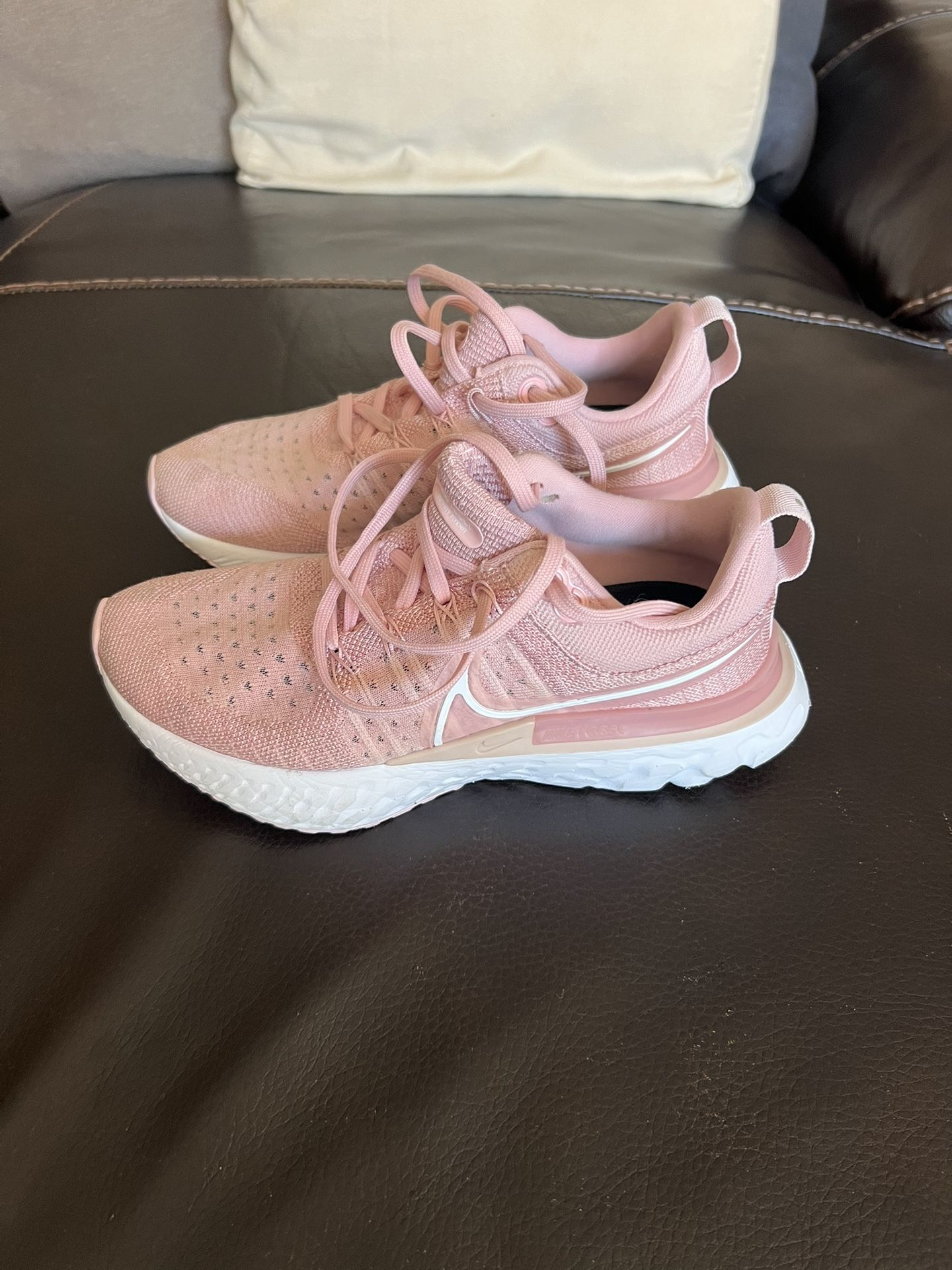 Barely Worn Girls Nike’s