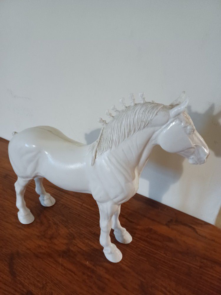 Peter Stone White Horse Model Figurine