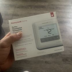 T4 Pro Thetmostat.       Honey Well 