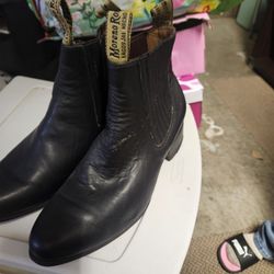 Size. 9 A 10...Man Boots. Baqueta..made In MEXICO