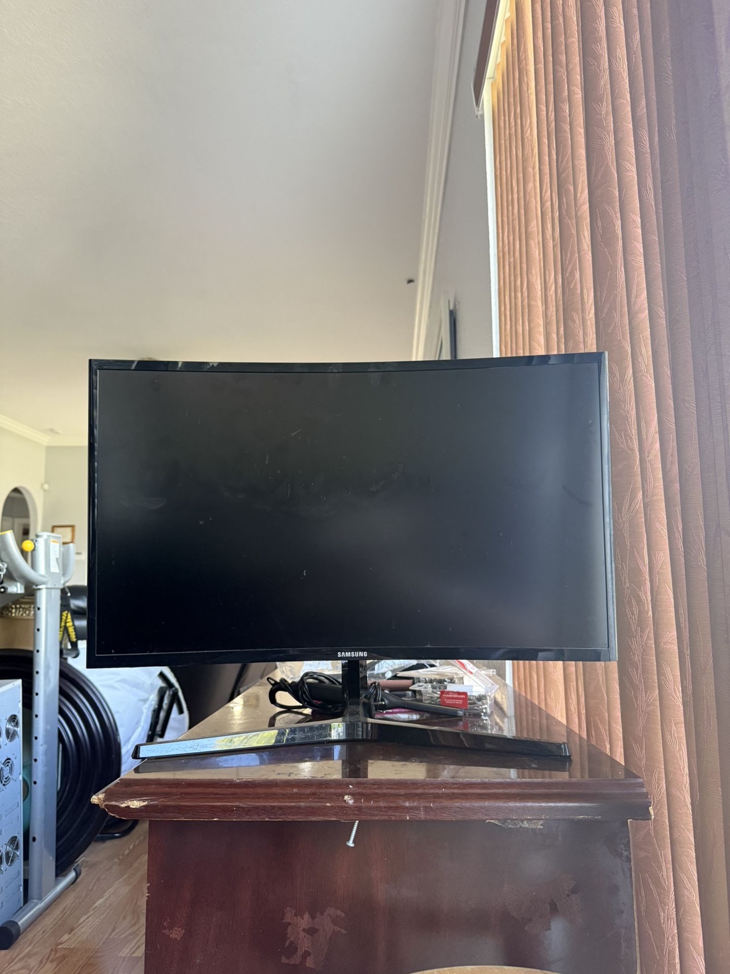 Samsung 27” Curved Gaming Monitor